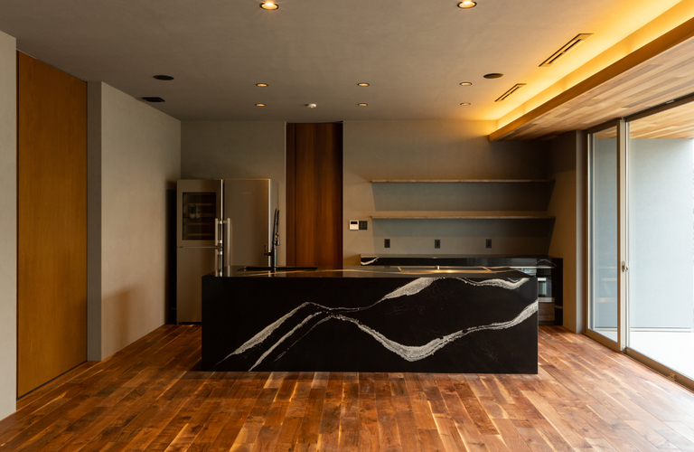 リラックスできるインテリア。オーダーキッチンのある生活　9kitchen